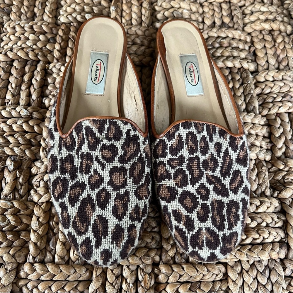 Vintagege Talbots Needlepoint Leopard Slip-ons.      7